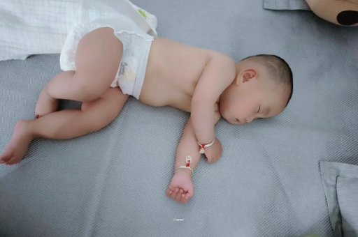 黔西南几个月宝宝会抬头